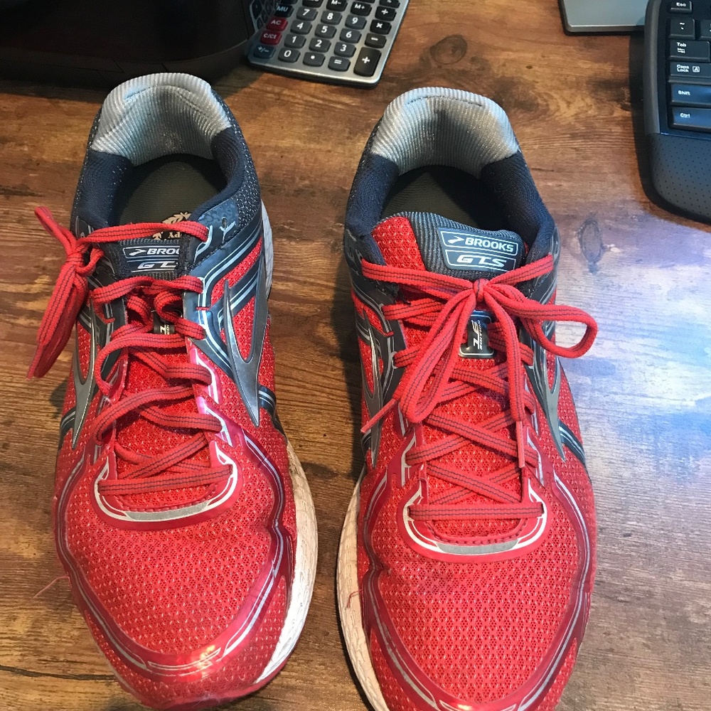 Brooks running shoes red